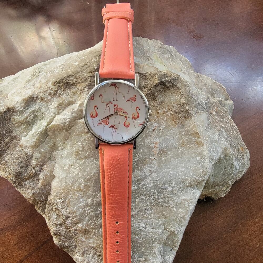 Vintage Watches Flamingo Print Watch Pink Strap Round Dial Tropical Animal Theme